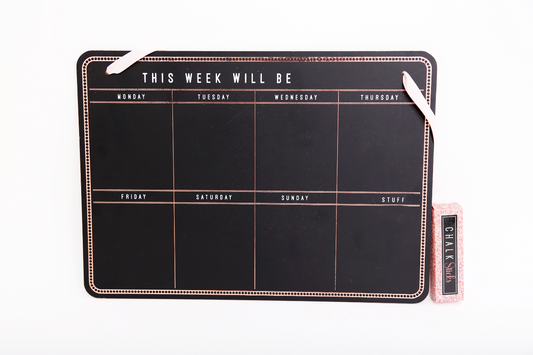 hanging-chalkboard-weekly-planner-with-chalk