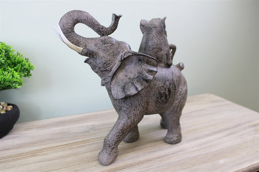climbing-elephants-ornament-with-natural-effect