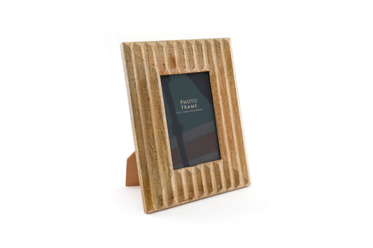 ribbed-wooden-photo-frame